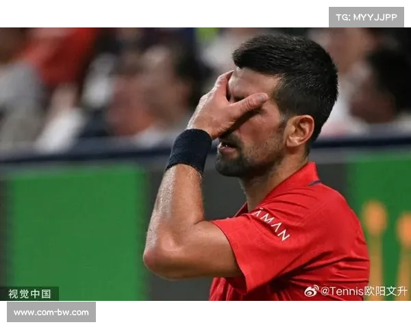 德约科维奇离场动情挥手,罗兰加洛斯观众起立致敬