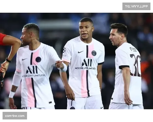 巴黎圣日耳曼赛前发布会，恩里克确认姆巴佩将首发出战马赛